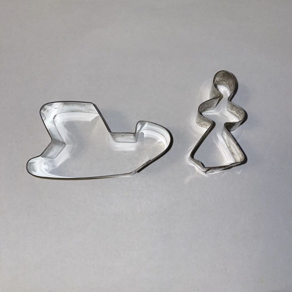 Vintage Pair Cookie Cutter Santa’s Sleigh Gingerbread Girl *SOME TARNISH*